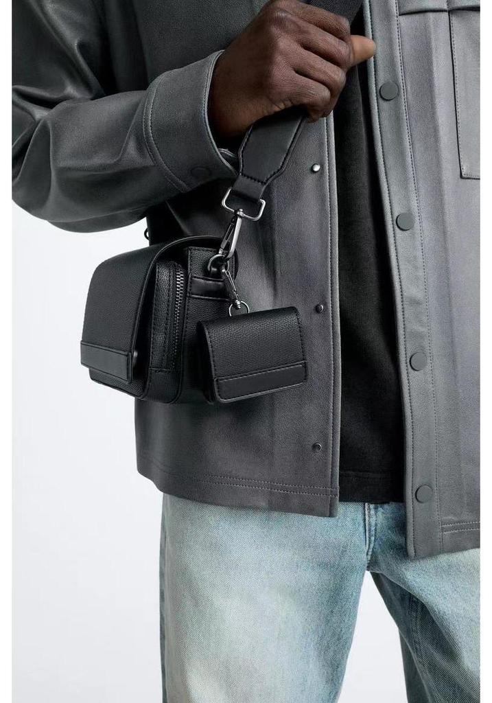Borsa a tracolla/spalla da uomo trendy 2-in-1 con patta, collezione Primavera/Estate 2025: Design Quadrato Piccolo, Casual e Versatile