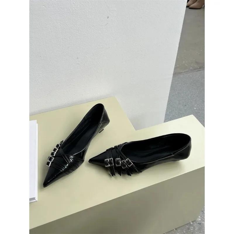 Mode Neue Marke Damen Ballett Elegant Spitzschuh Bootsschuhe 5 Schnallen Designer Schuhe für Damen Slipper Kleid Pumps Frühling Herbst