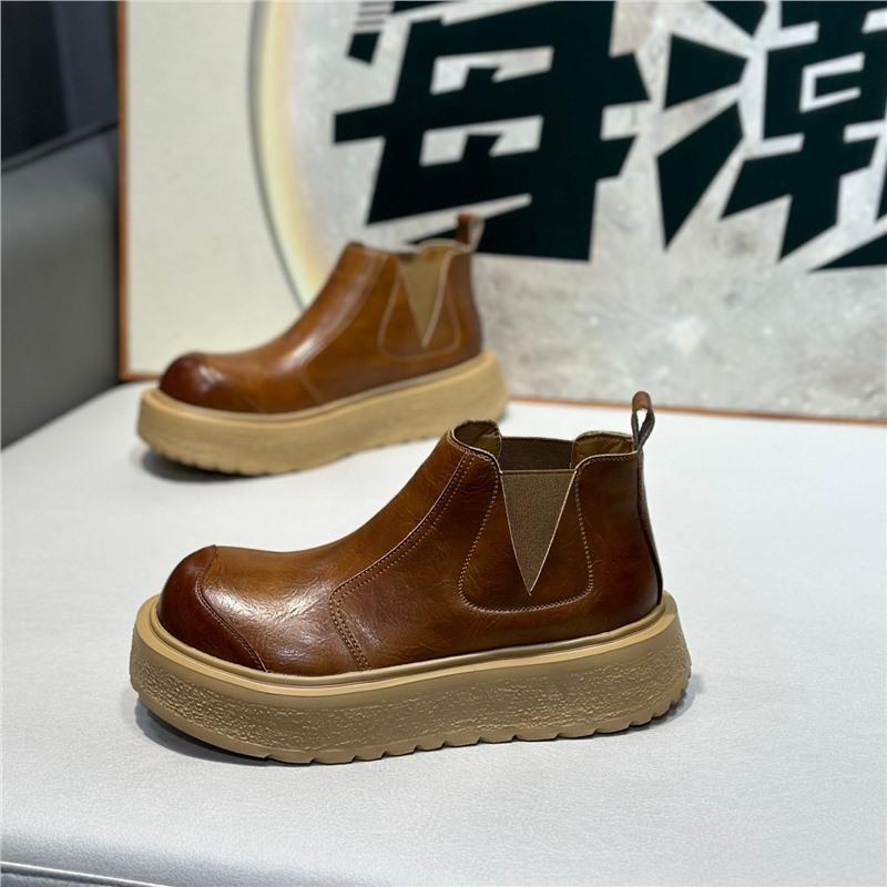 

Winter new high tube leather surface light and comfortable casual soft sole velvet warm shoes 38