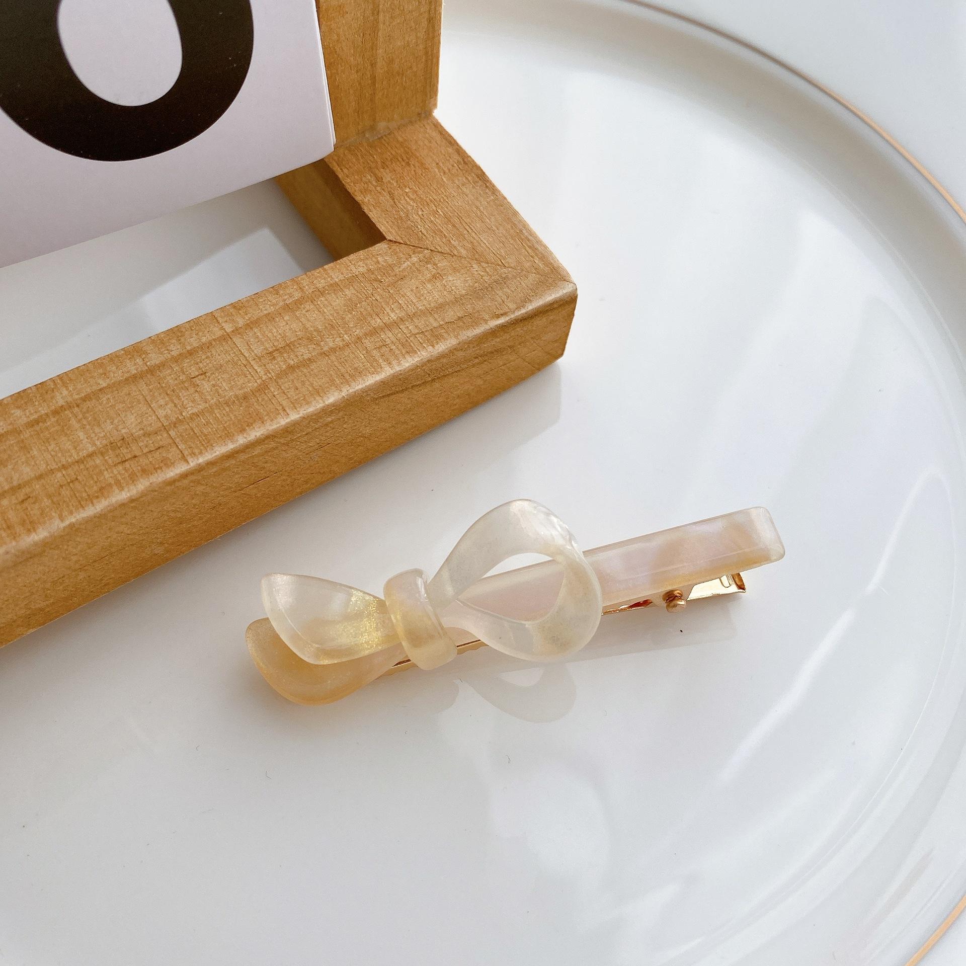 

Кошка Милая И Бант Аксессуары Для Волос Для Женщин В Восхитительных Цветах И Стилях Gem White Bow