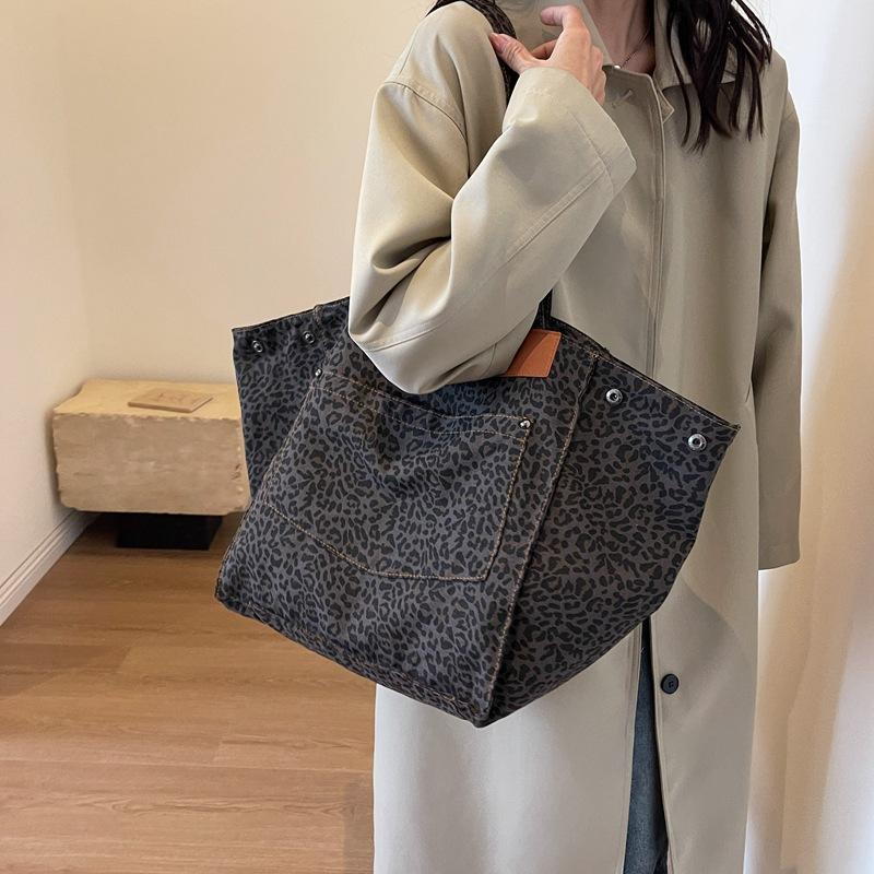 Leopard Tote Bags for Women Vintage Canvas Shoulder Bag Fashi Large Capacity Handbag For School Work Shopping
