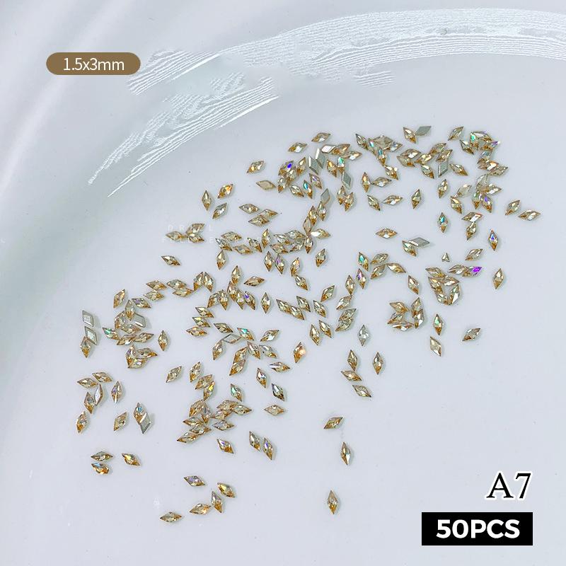 50Pcs Rhombus 3D Glitter Nail Decoration Diy Chic Tiny Crystal Ice-Transparent Mini Sparkle Nail Art Rhinestone