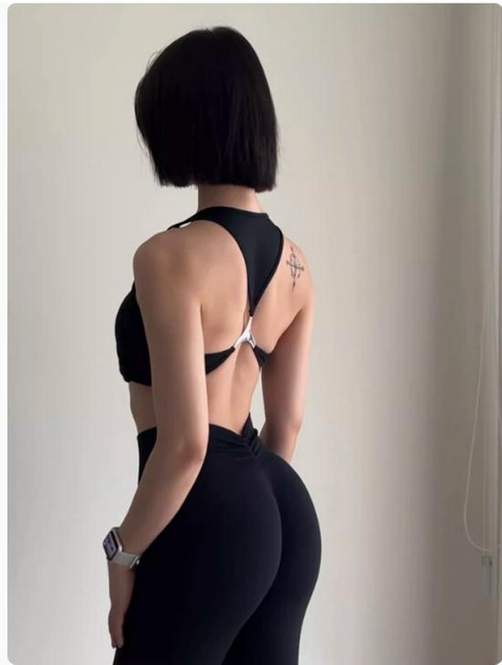 

Женский спортивный бюстгальтер для йоги весна/лето с накладками на грудь - металлическая спинка, телесный, сексуальный и поддерживающий для бега и фитнеса L [110-125 lbs] чёрный