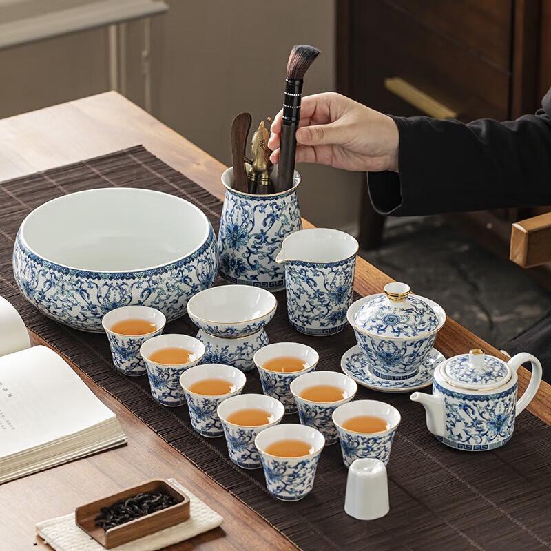Hengsheng 16-Piece Blue & White Porcelain Kung Fu Tea Set