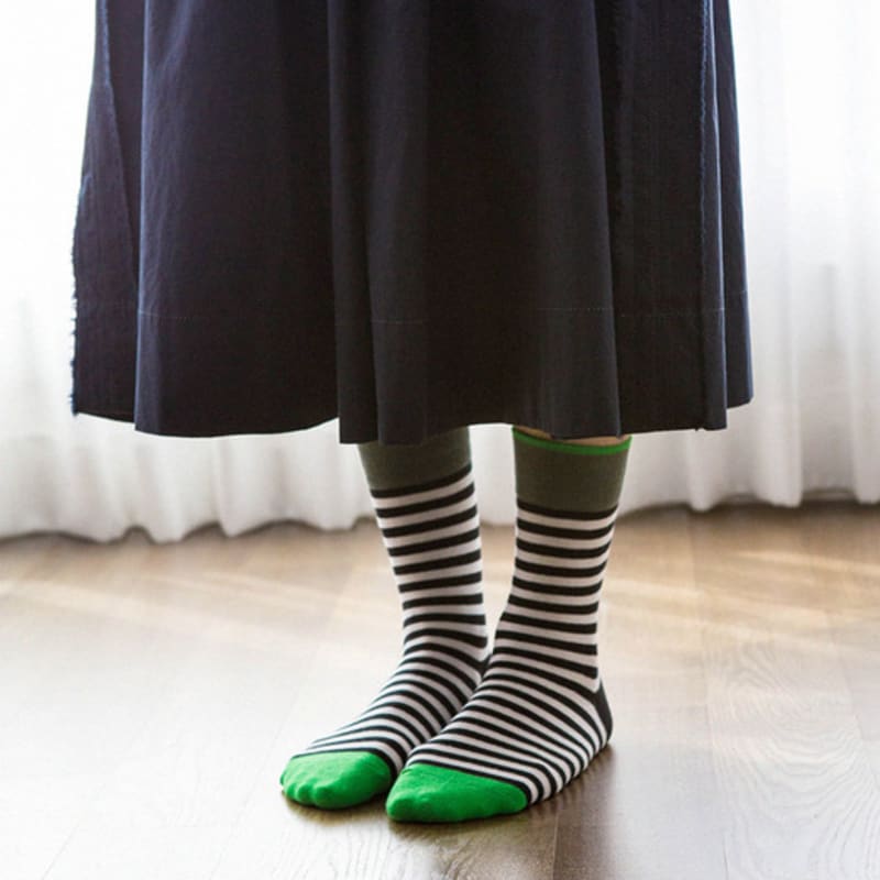 REDSSOCKSOO Stripe Fasion Socks 2color Rssw085