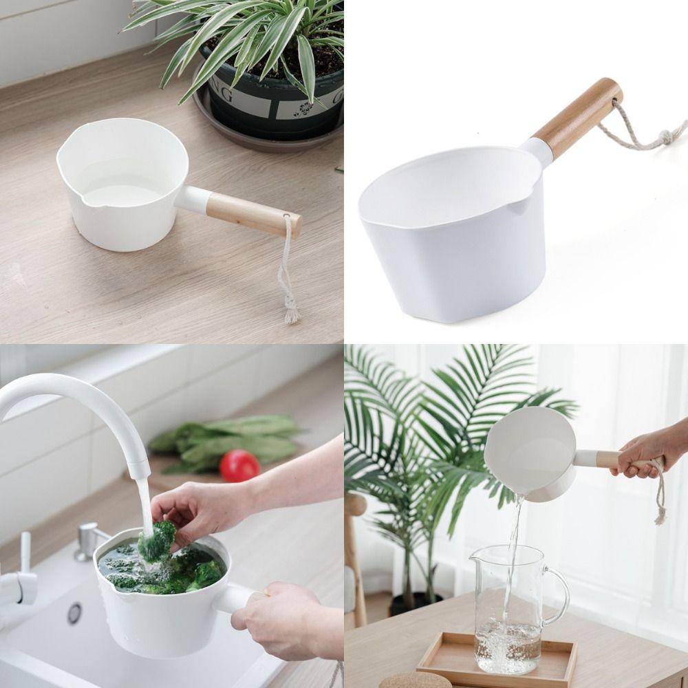 Easy To Clean Long Handle Water Scoop Plastic 1300ML Water Ladle Water Dipper Bath