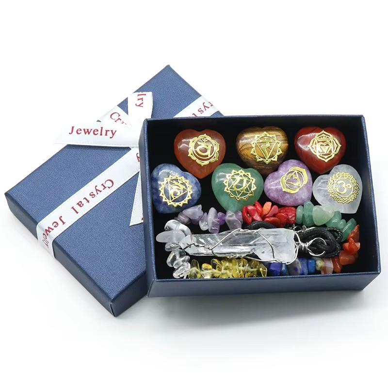 Natural 7 Chakra Healing Crystal Set Engraved Heart Tones Pendant Necklace Chakra Chip Bracelet with Gift Box