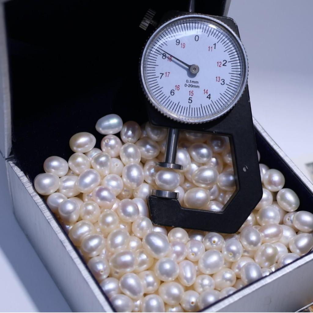 Natural Freshwater Pearl Multi-Shaped Half-Drilled DIY Jewelry Material for Women.