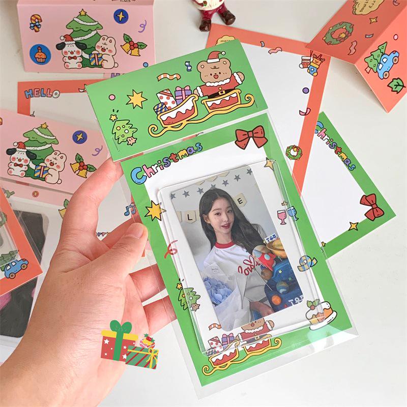 Originální balíček kartonů s vánočními kreslenými postavičkami mimo formu