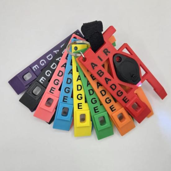 Oxygen Tank Wrench with Phone Holder 5-in-1 Multifunctional Oxygen Hose Wrench Portable Oxygen Tank Key with Light EET Wedge Keychain Attachment