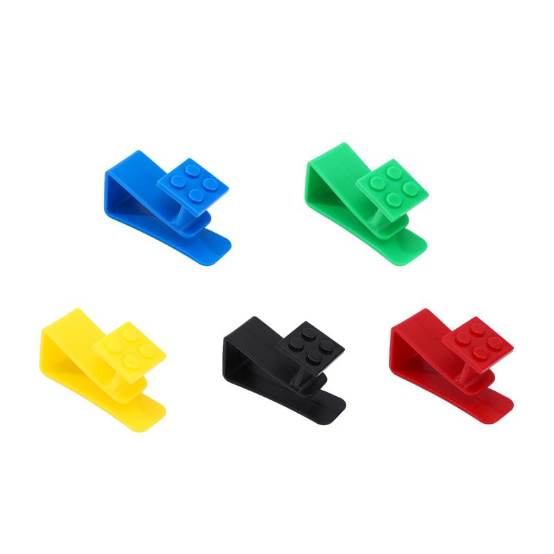 

Мультяшные крючки из строительных блоков для подвешивания мусорных пакетов, пластиковых пакетов на дверцы шкафов, простая установка, организация дома и кухни, многоцелевая хозяйственная вешалка 5pcs разноцветный