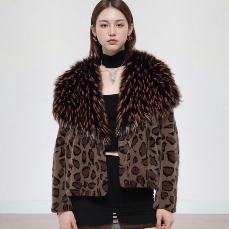 

Autumn and winter new fur coat fashion autumn and winter coat short imitation silver fox lapel women One size (within 67.5 kg) леопард друку кольору