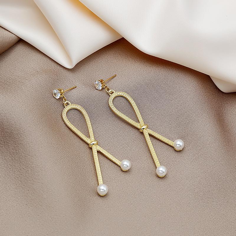Korean Style Geometric Heart Pearl Gold Earrings for Women - Versatile Stud Accessories
