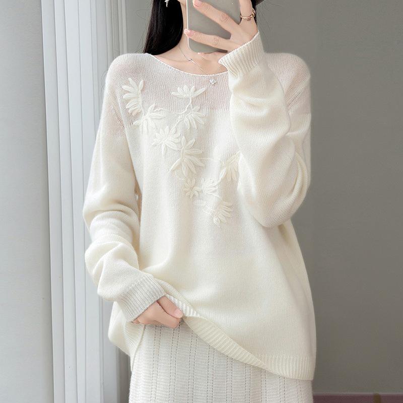 2026 Women's Hand-Embroidered Pure Wool Knitwear: Soft, Loose, Round Neck, Long Sleeve Sweater for Autumn/Winter