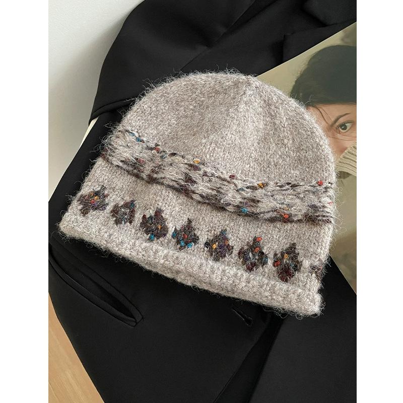 Fair Island contrasting color knitted wool hat women's season versatile big head circumference showing face small ear protection warm pullover hat