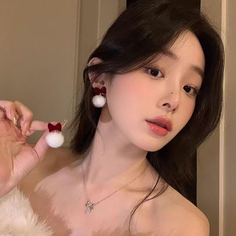 

2025 Red Velvet Bow Plush Earrings – Unique Autumn/Winter Fur Ball Design for Women
