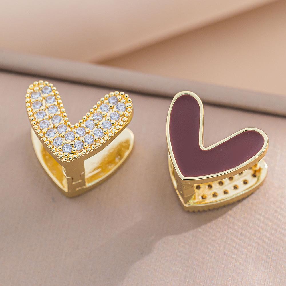 Eleganckie kolczyki sztyfty z cyrkoniami w kształcie koniczynki i misia - Nowy szykowny design