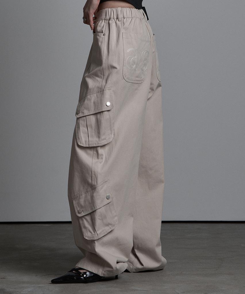 Aejeuyua Au Patched Pocket Cotton Pants Beige