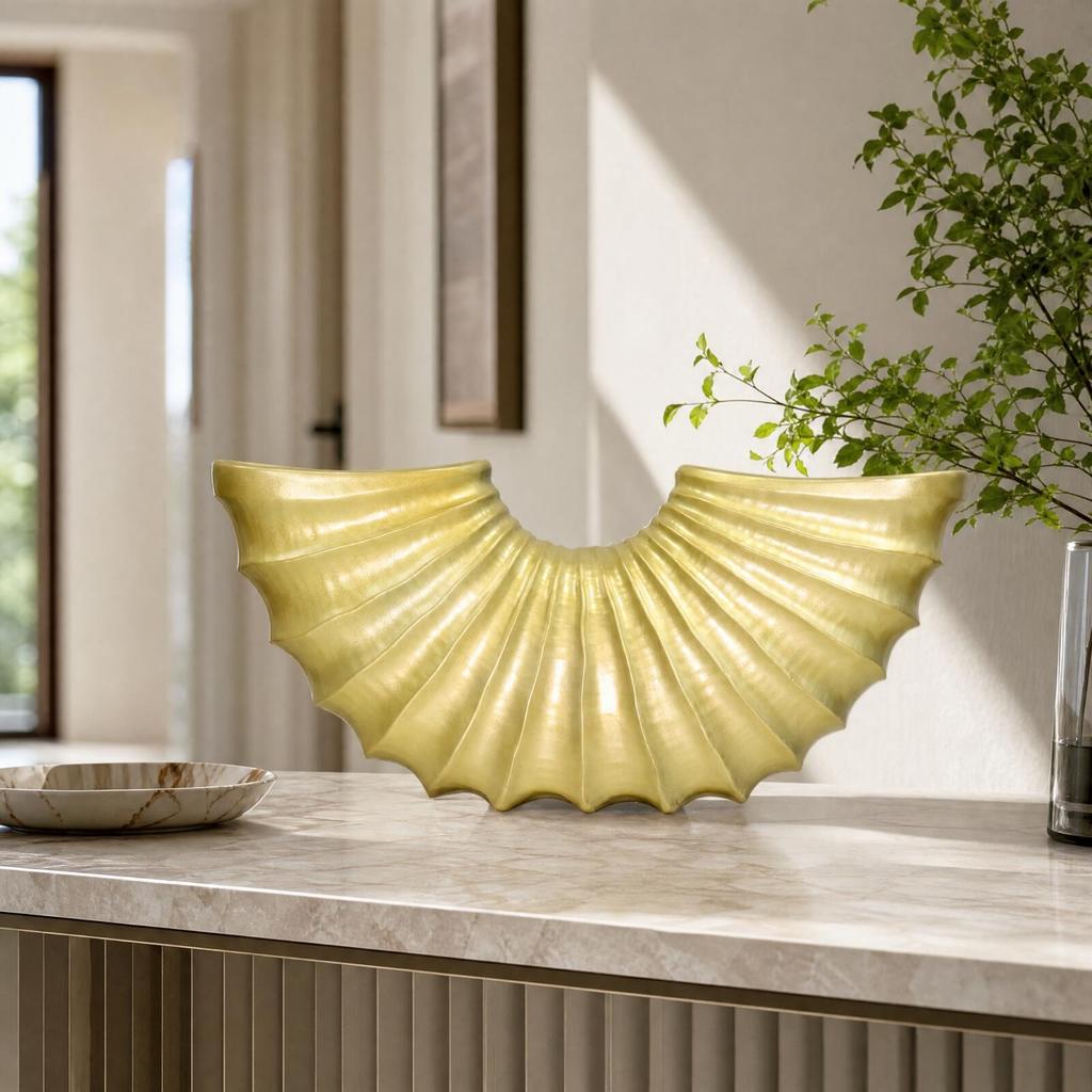 Resin Ornament Textured Shell-Inspired Geometric Vase for Contemporary Interiors