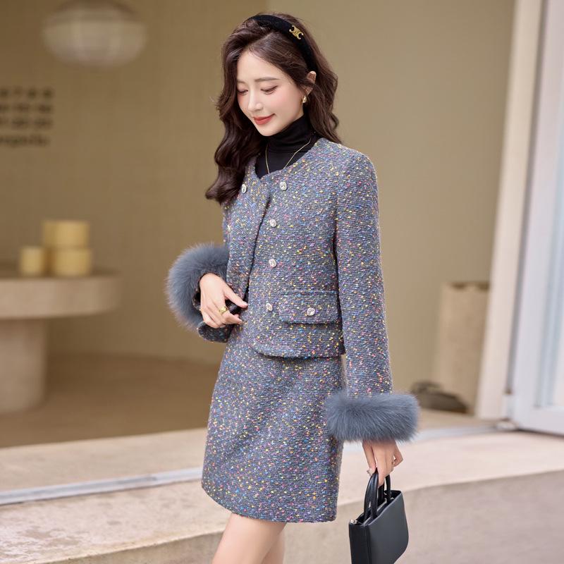 Stylish Winter Fox Fur Down Jacket & Slimming Skirt Set (YJ6819)