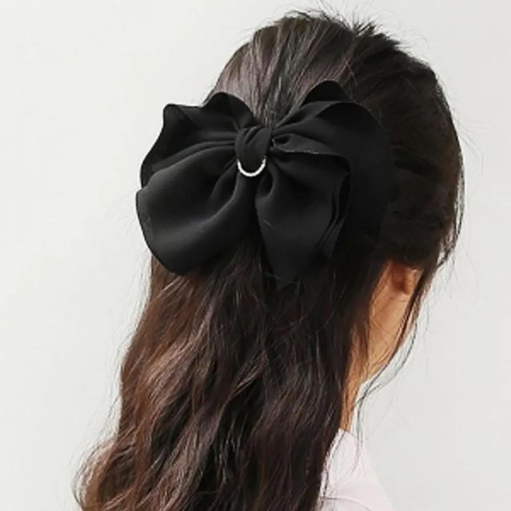 Cubic Automatic Hairpin Black Ribbon Pin