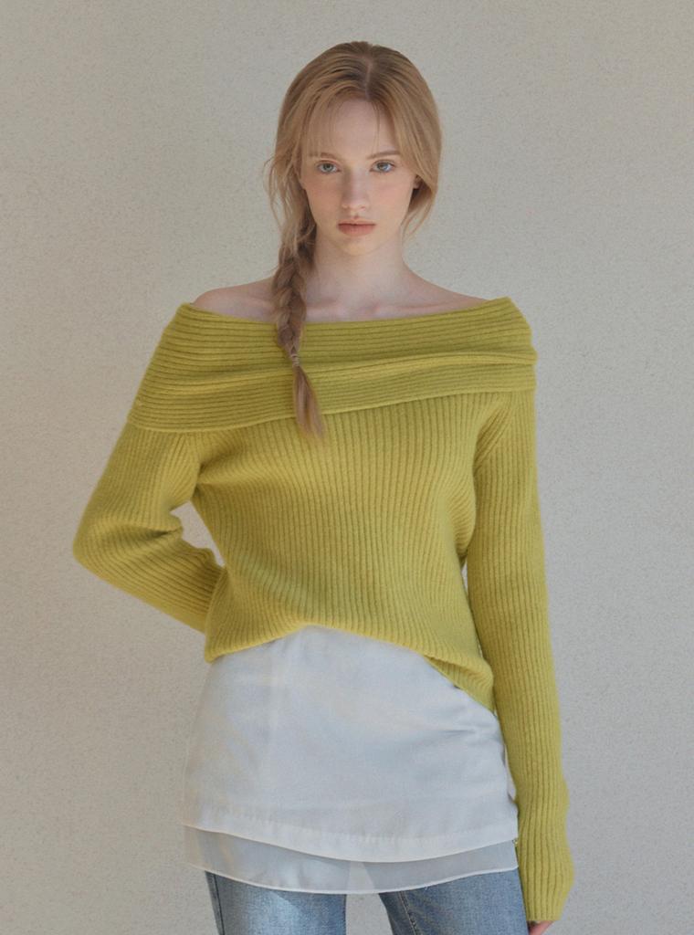 Teuwi Eldin Off-Shoulder Ribbed Long Sleeve Knit