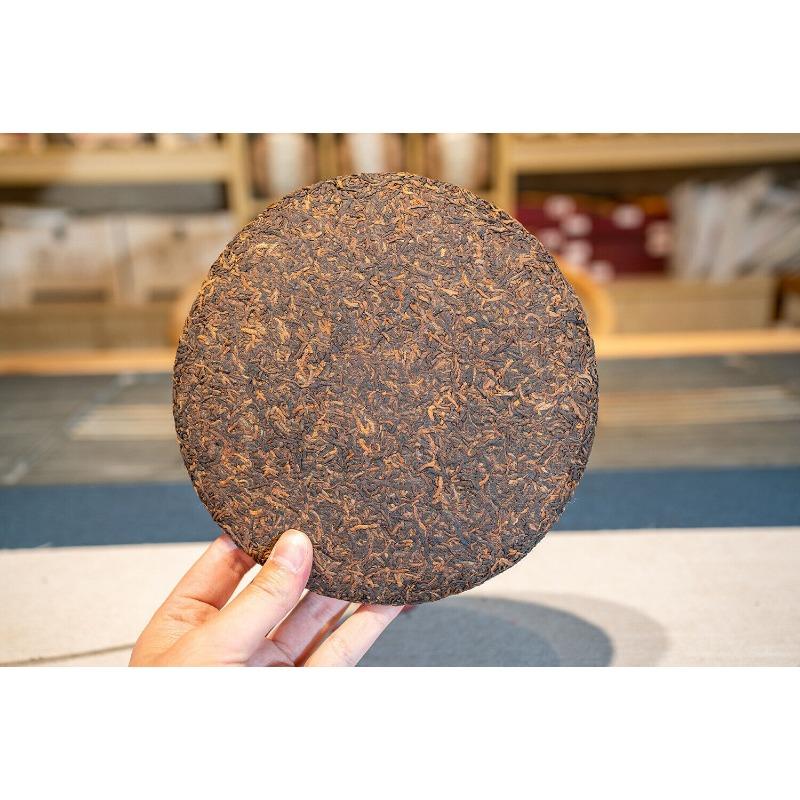 Palace Golden Bud Puerh Zralý čajový dort Yunnan Ancient Tree Tea Cake 357g