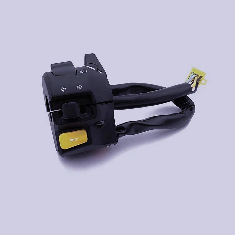 

Junchi QS125-5 Left Handlebar Control Switch: Brake Lever, Horn, Start, Turn Signal, and Headlight.