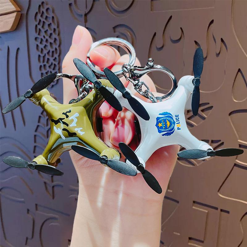 Mini Dron Hračka Přívěsek na Klíče - Kreativní Autový Přívěsek a Dárek