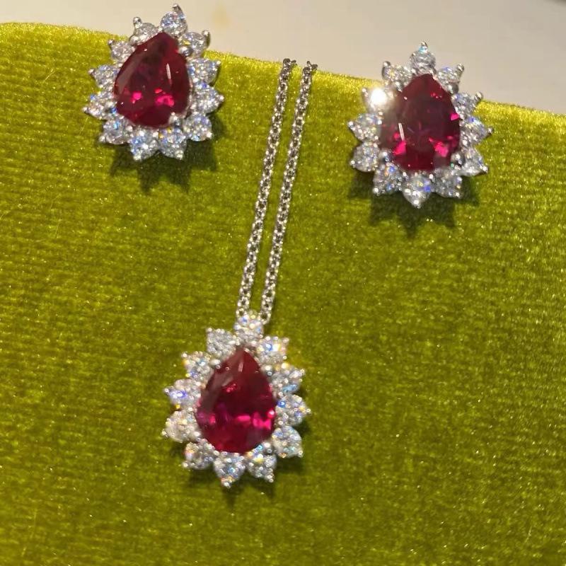 Pigeon Blood Red Gemstone Necklace & Earrings Set: Elegant, Trendy, Versatile, Niche Style for Women