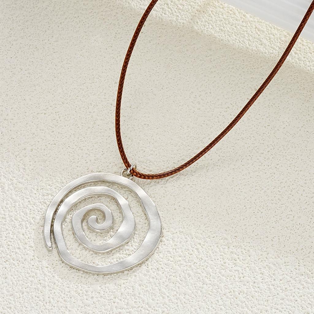 IF ME Ethnic Creative Big Spiral Conch Pendant Necklace Women Goth Adjustable Leather Wax Thread Chain Holiday Y2K Jewelry Accessories