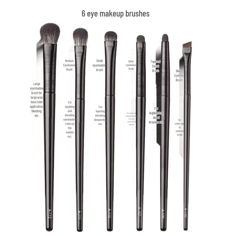 Black Brushed Eyeshadow & Eyeliner Makeup Brush for Highlighting & Detailing