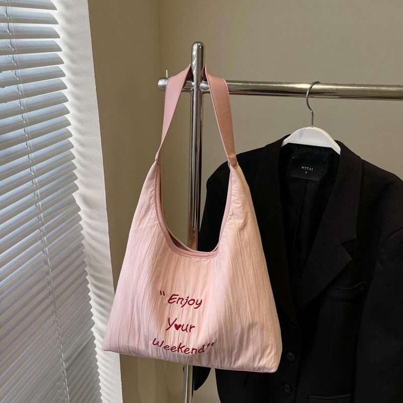 

Женская сумка большой вместимости новая летняя универсальная на плечо подмышку повседневная студенческая сумка-тоут для занятий розовый