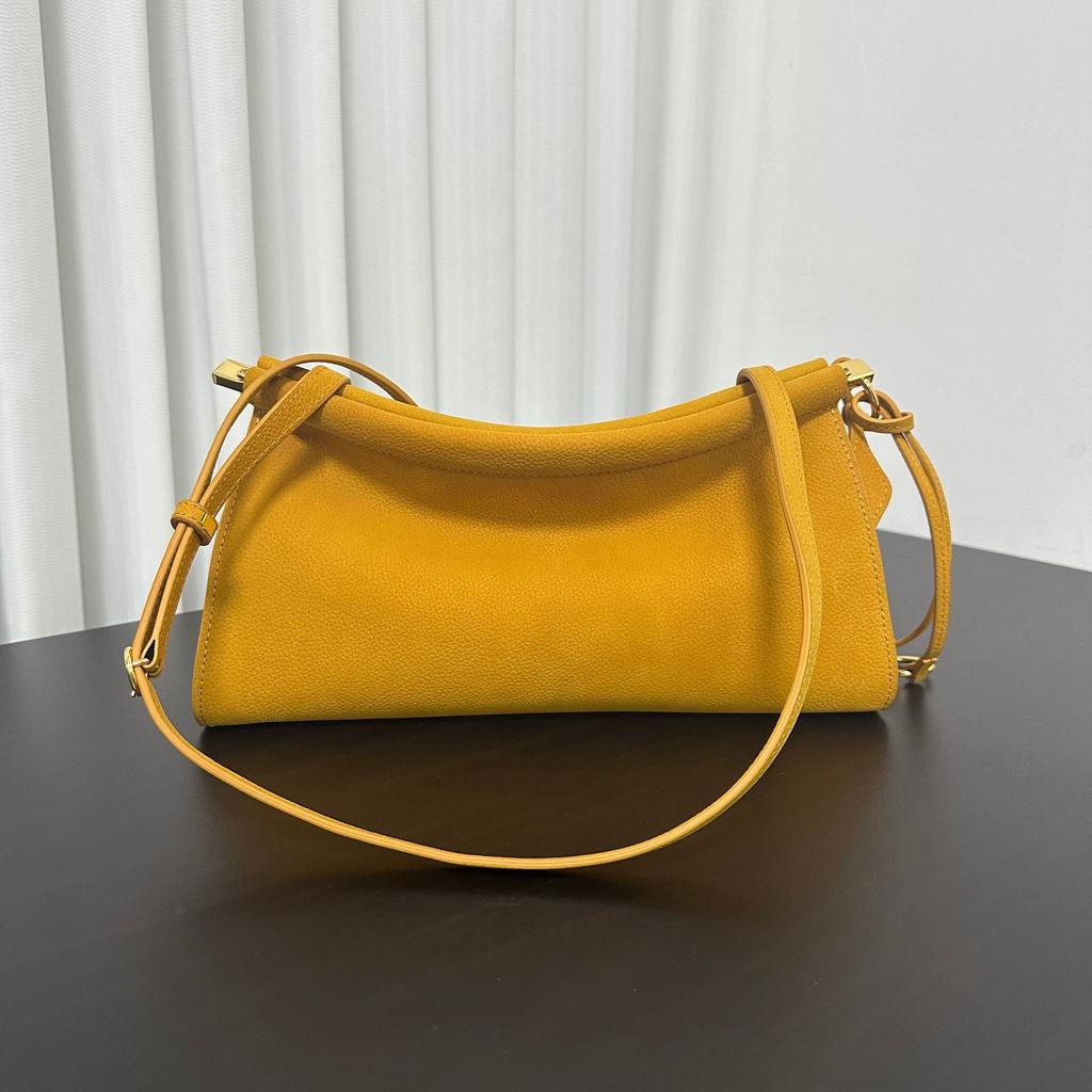 French niche design minimalist style cowhide shoulder armpit bag commuting simple fashion versatile women's fashion baguette bag