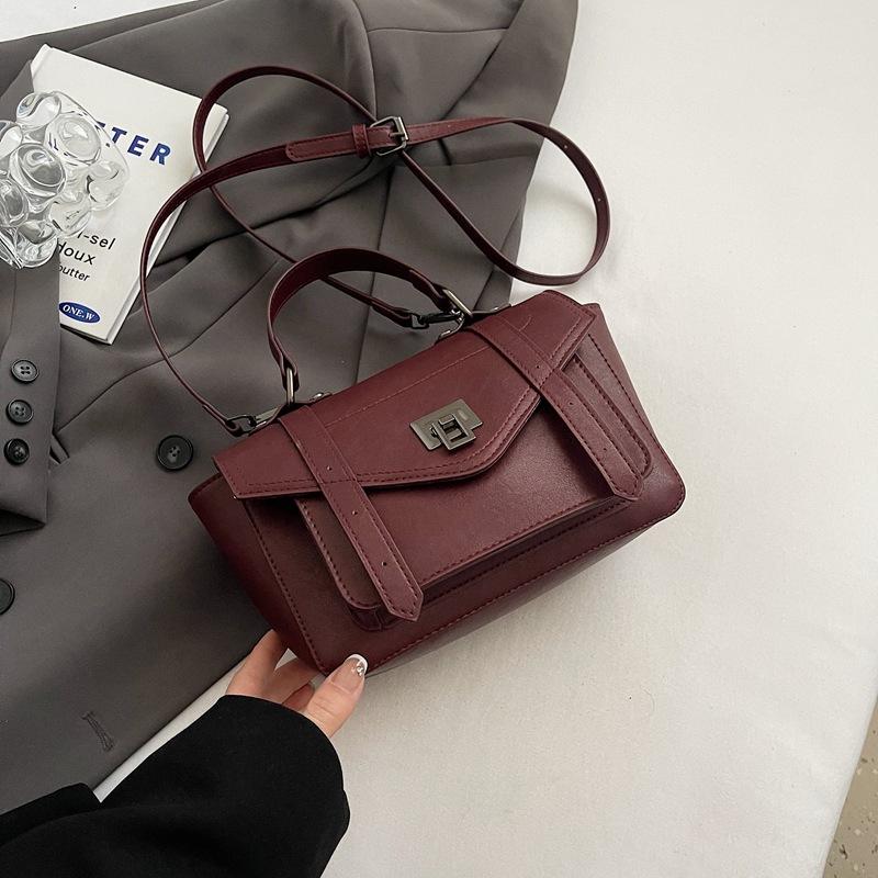 

Large-capacity bag women s autumn and winter new retro versatile messenger bag fashionable portable work commuter bag