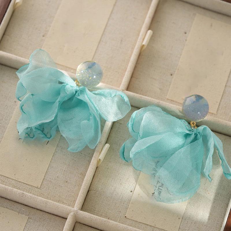 Resin blue chiffon flower fringed earrings fashion super fairy stud earrings light luxury high-end temperament earrings