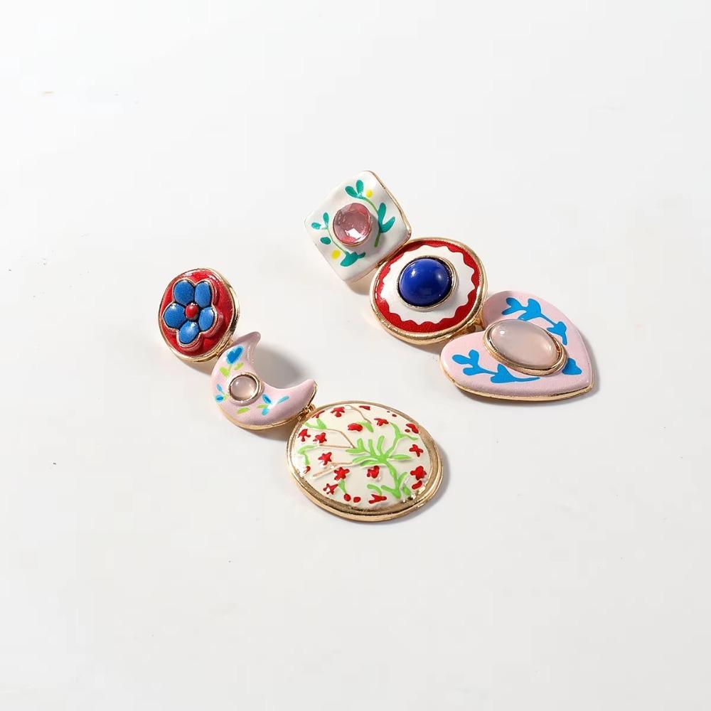 Bohemia Vintage Design with Diamond Inlaid Heart-shaped Pendant Asymmetrical Heart Flowers Earrings Women Party Vacation Jewelry