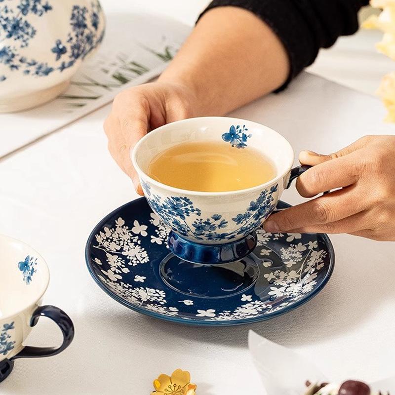 Ceramic Coffee Cup Chinese Blue and White Porcelain Teacup Teapot Mug Drinking Utensils Afternoon Tea Accessories Coffee Cup Set