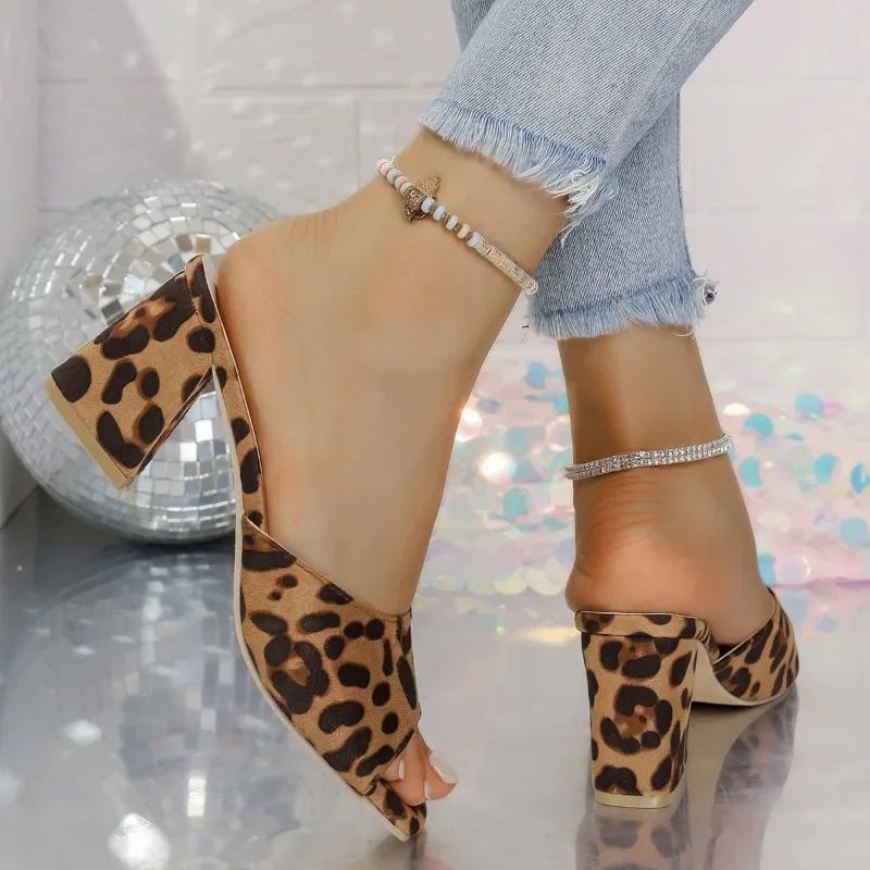 Schuhe Damen Zehenfrei Damen Hausschuhe Übergröße Moderne Hausschuhe Damen Leopard Eckige Zehenpartie Hohe Klobige Absätze Damen Sandalen