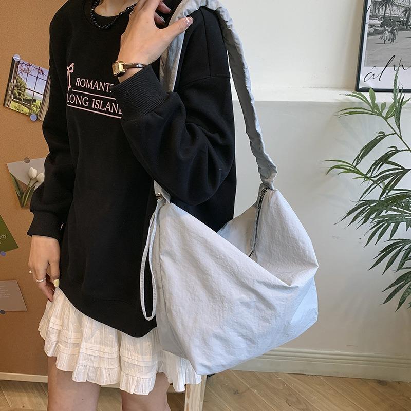 Large capacity nylon shoulder women's bag new lazy wind messenger bag student commuter leisure tote bag
