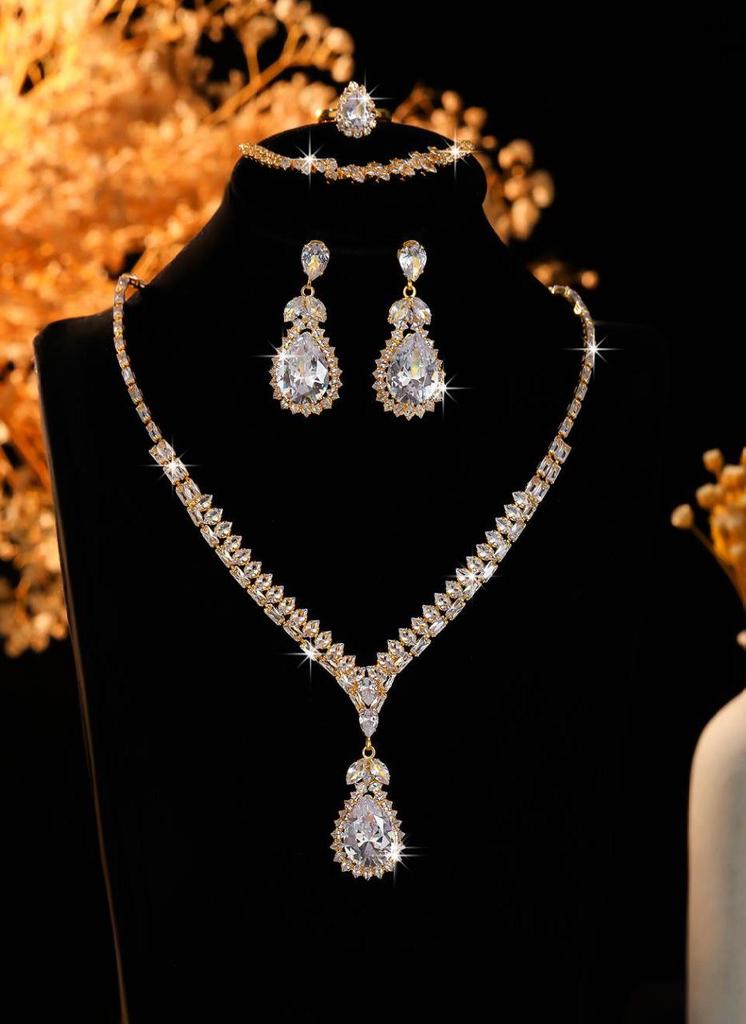 Elegant Crystal Necklace & Earrings Set for Weddings and Banquets