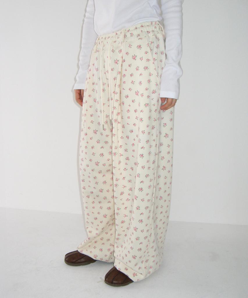 RONRON Floral Wide Sweat Pants Cream