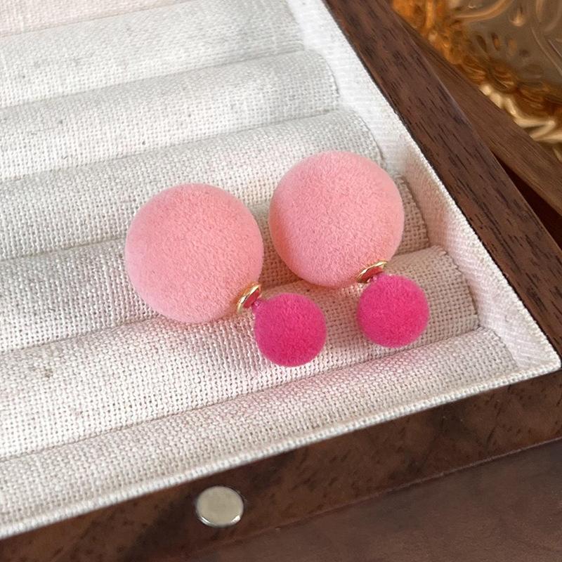 

Осенне-зимняя мода контрастные цветные флоковые шариковые серьги-гвоздики милый и милый дизайн серьги-гвоздики розовый/ярко-розовый