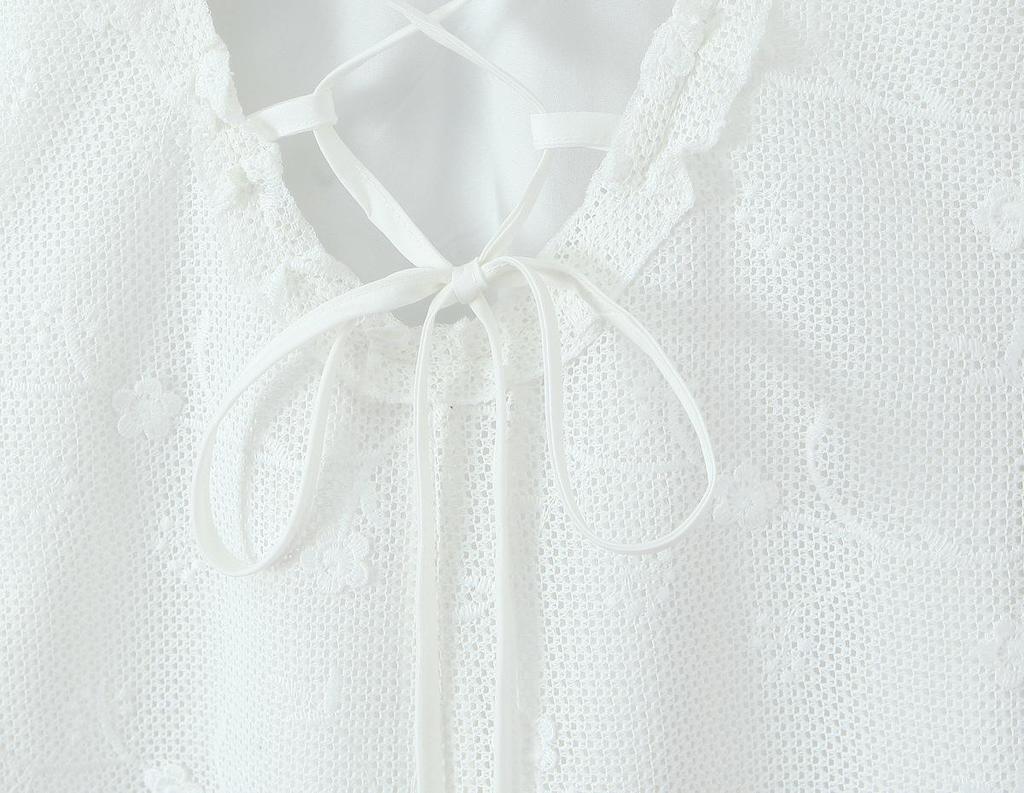 Sweet Chic Embroidered Mesh V-Neck Open-Back Slim-Fit Dress