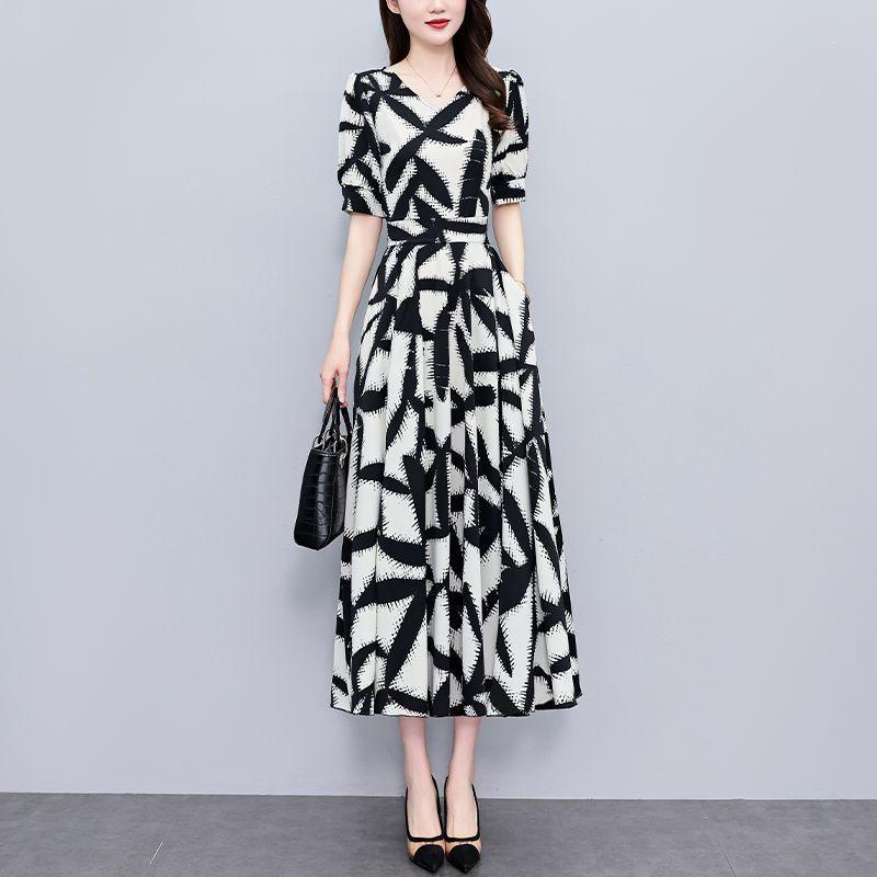 Slim-Fit Plus Size Summer Dress for Middle-Aged Women