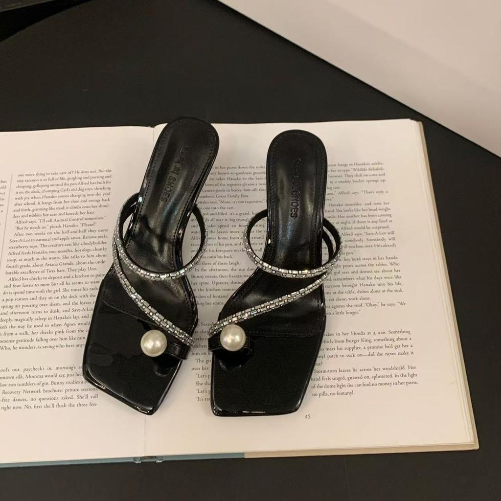 Thin strap outer wear women's cool slippers 2025 summer new simple design versatile cover toe sandals women's