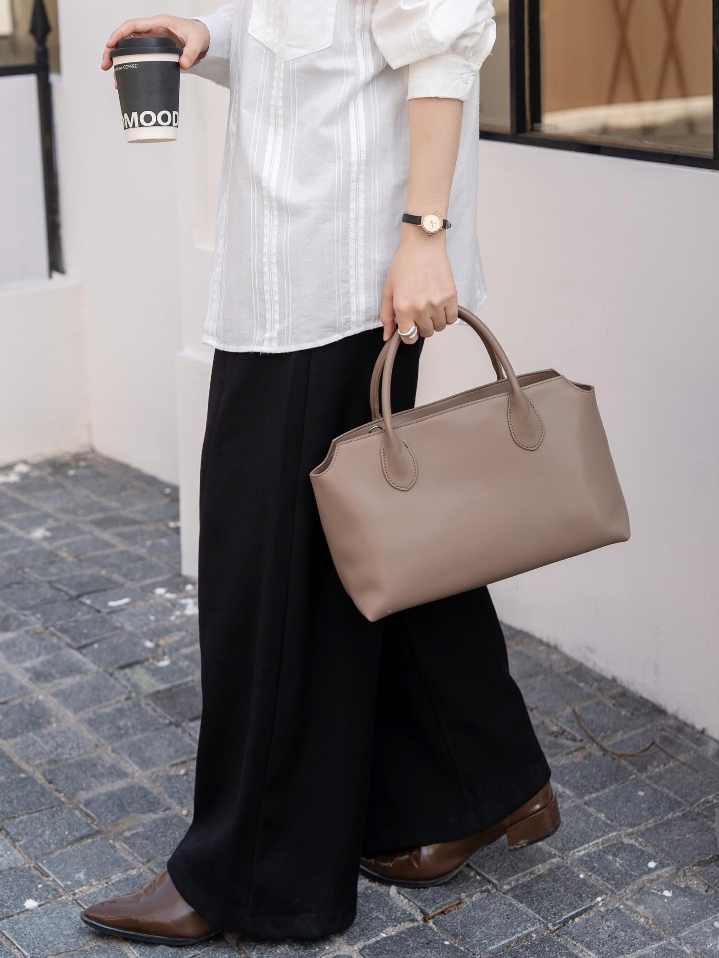 Leather Women S Bags, Tote Bags, Large-Capacity Armpit Bags, Light Luxury Handbags, Women S Commuting Large-Capacity Bags 36*21*16CM хаки