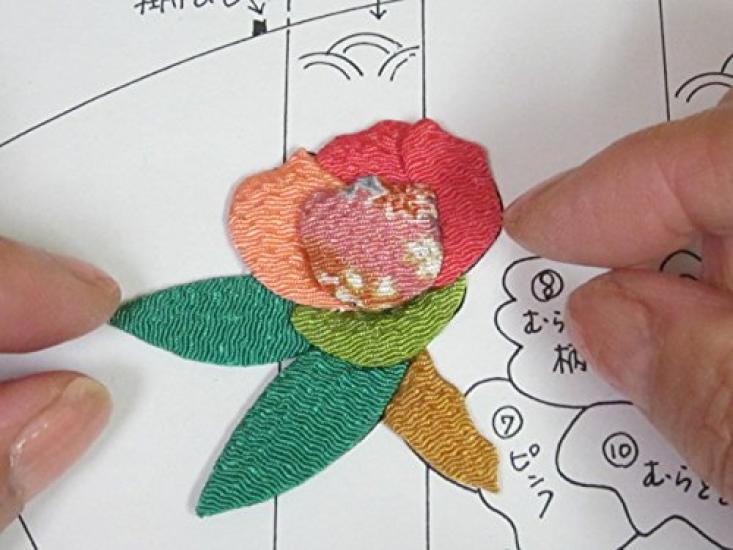 Takara Chirimen Handicraft Pressed Art and Suehiro Handmade Kit "Peony Decoration"