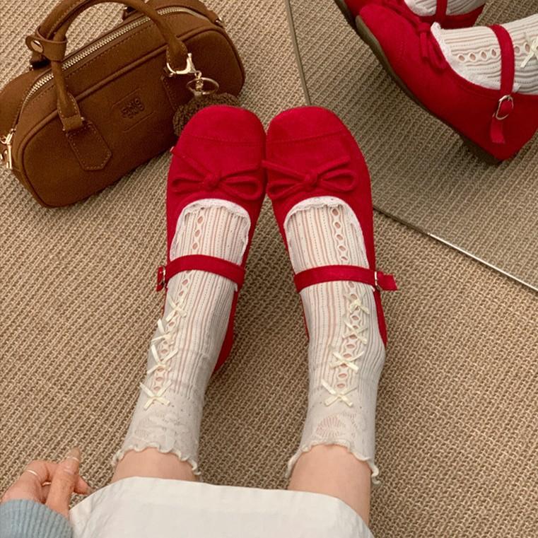 Red French retro shallow mouth inner height increase single shoes women's 2025 new spring skirt versatile Mary Jane shoes