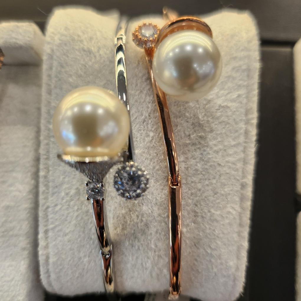 Atria Luxury Dress Nuclear Pearl B Bracelet JTOBAJJ0001PKF